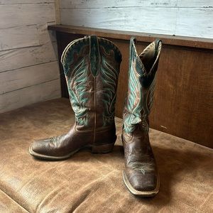 Ariat Boots sz 8B only worn a few times